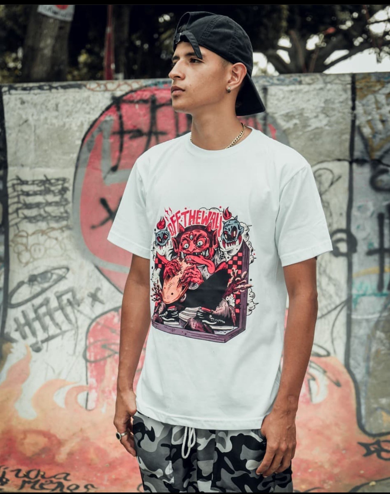 Camiseta demon skate