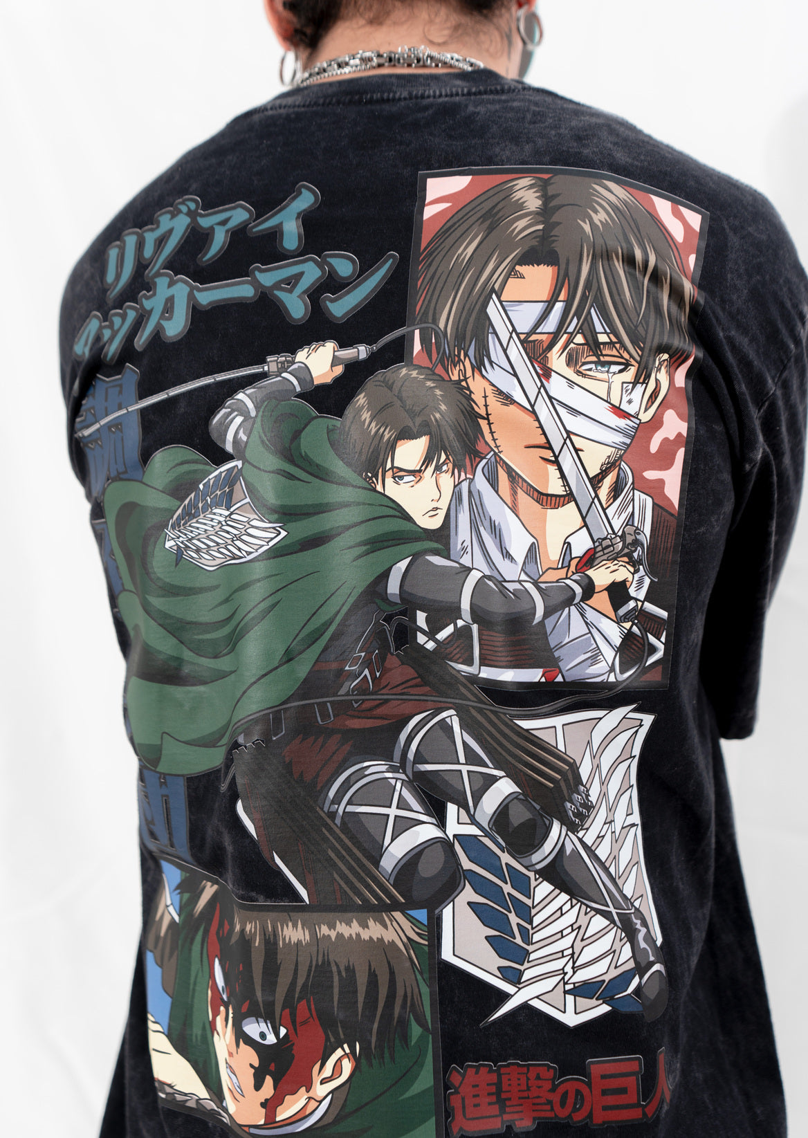 camiseta ATTACK ON TITAN ACID WASH